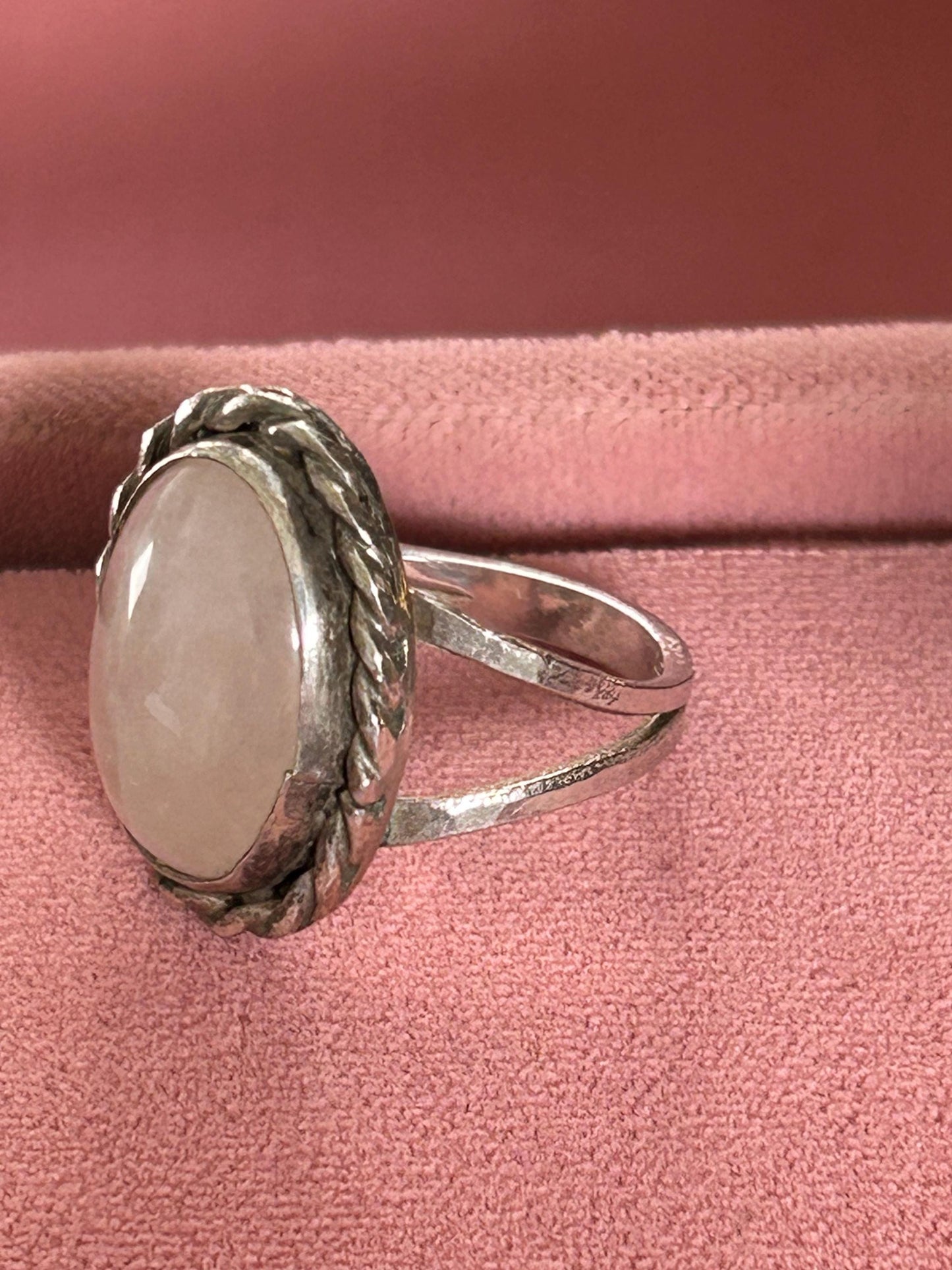 Vintage Sterling Silver Rose Quartz Cabochon Ring Rope Bezel Size 7