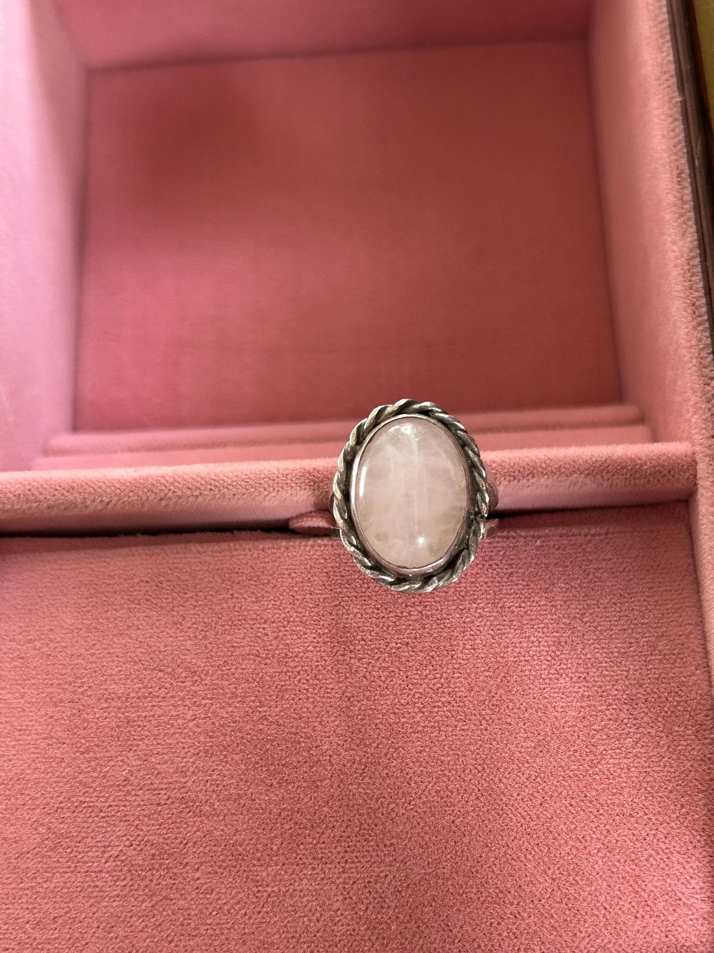 Vintage Sterling Silver Rose Quartz Cabochon Ring Rope Bezel Size 7